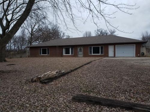 23737 Highway 127, La Monte, MO 65337-3207