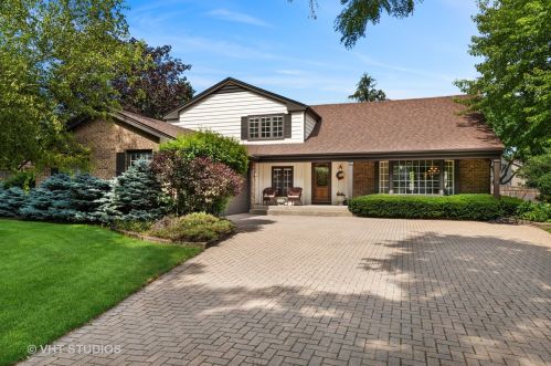 105 Mescallero Ct, Naperville, IL 60563-1230