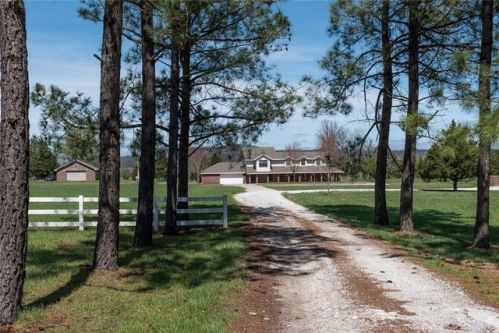 11078 Highway 16, Elkins, AR 72727-8507