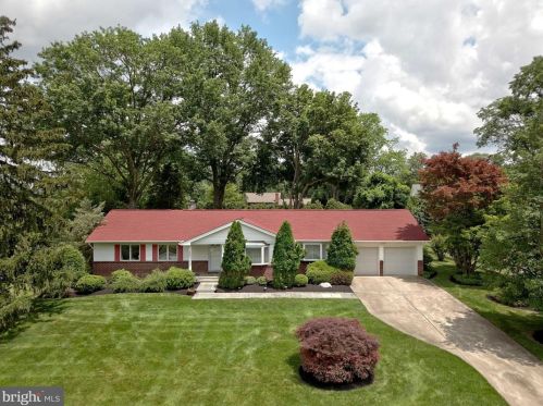 8 Aquetong Ln, Trenton, NJ 08628-1601
