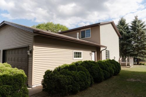 1656 Donald Ct, Saint Paul MN  55121-1753 exterior