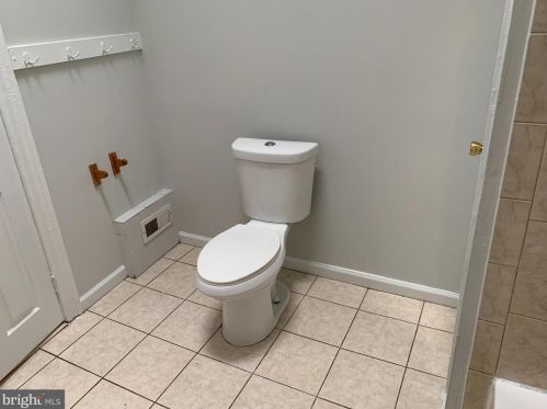 4922 10th St, Philadelphia PA  19141-3902 exterior