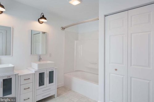 535 Strawberry St, Lancaster PA  17602-4466 exterior