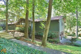 392 The Falls Ct, Atlanta, GA 30307-1261