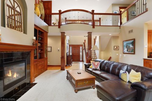 4766 Cumberland St, Saint Paul MN  55126-6061 exterior
