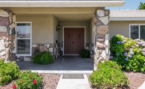 136 Gill Way, Sharon, CA 93610-2016