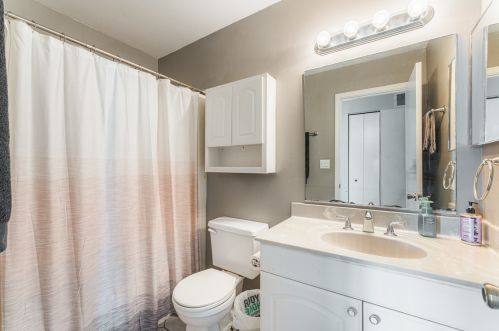 1327 Caribou Trl, Carol Stream IL  60188-9064 exterior