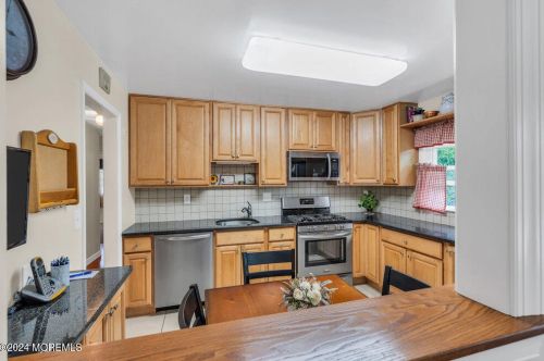 20 Pne Needle St, Wall Township NJ  07731-2647 exterior