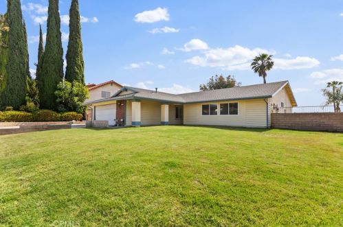 6565 Rycroft Dr, Riverside CA  92506-5314 exterior