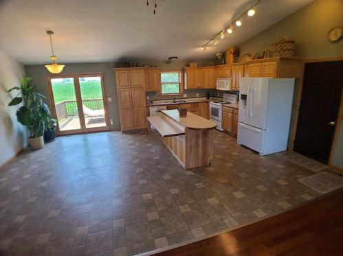 204 Tower Cir, Morristown, MN 55052-4009