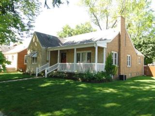 469 Winfield Ave, Kankakee, IL 60901-3459