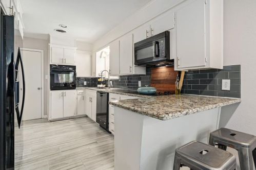 5463 Woodway Dr, Fort Worth TX  76133-2041 exterior