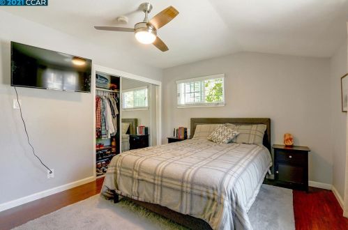 1307 Sunshine Dr, Concord CA  94520-4038 exterior