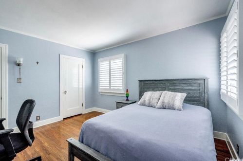 1151 Cedar St, Glendale CA  91207-1728 exterior