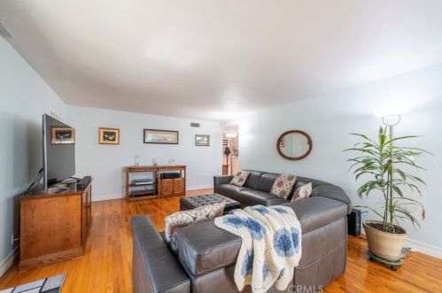 511 Century Dr, Anaheim CA  92805-2235 exterior