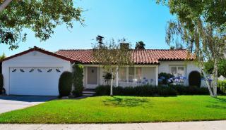 909 Verdugo Circle Dr, Glendale, CA 91206-1535