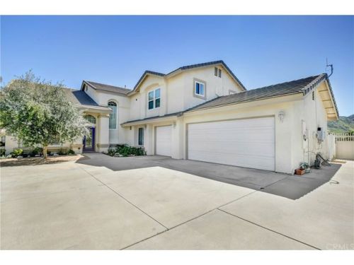 3030 Michelle Dr, Colton, CA 92324-9554