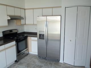 2834 Cedar Glade Dr, Naperville IL  60564-8443 exterior