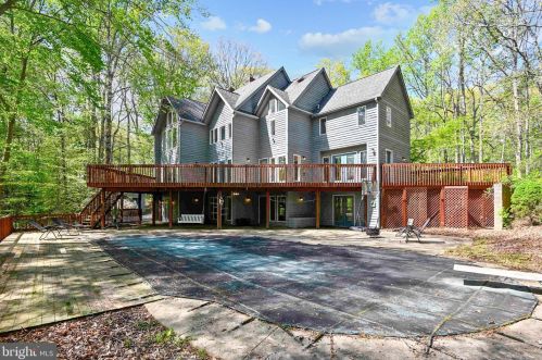 2002 Huntwood Dr, Gambrills, MD 21054-2032