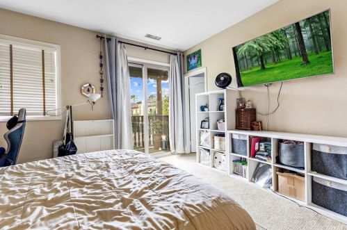 61 Nature, Irvine CA  92620-3827 exterior