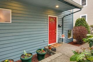 3652 Whitman Ave, Seattle, WA 98103-8720