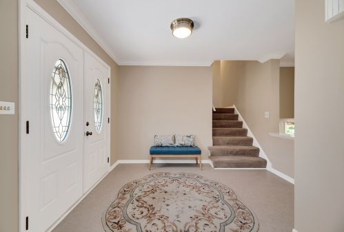 5605 Lawn Dr, Western Springs, IL 60558-2224