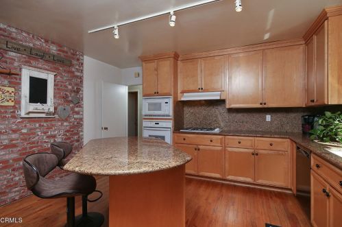 3920 El Caminito, Glendale CA 91214-1027 exterior