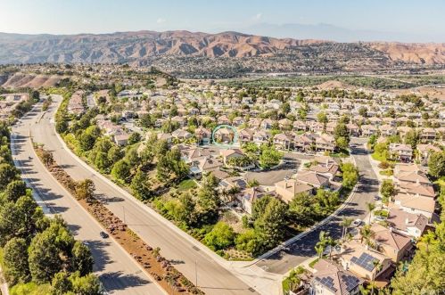 8735 Fallbrook Way, Anaheim CA  92808-3600 exterior