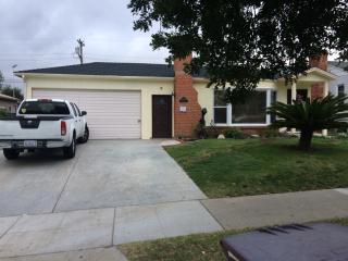 1209 Cleveland Rd, Glendale CA  91202-2005 exterior
