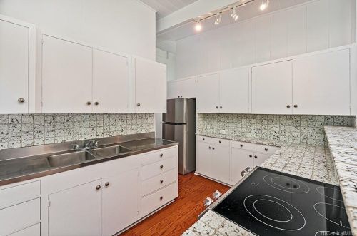 2412 Makiki Heights Dr, Honolulu HI  96822-2546 exterior