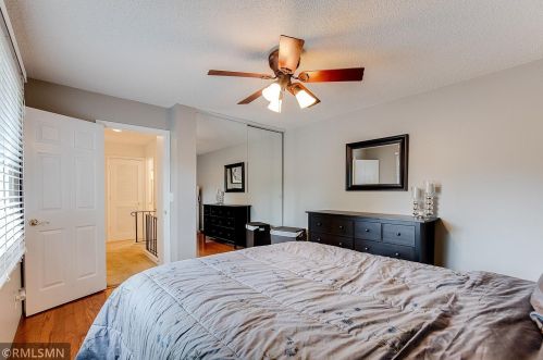 1070 Carmel Ct, Saint Paul MN  55126-5877 exterior