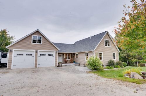 62 Ridge Rd, Bethel, ME 04217-3620