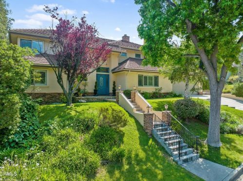 3710 Cedarbend Dr, Glendale, CA 91214-3241