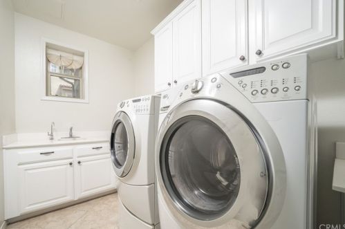 16550 Catalonia Dr, Riverside CA  92504-8701 exterior