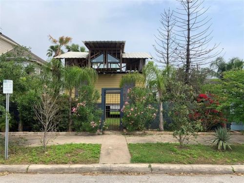 808 Sealy St, Galveston, TX 77550-6220