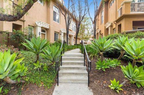 2714 Dietrich Dr, Tustin, CA 92782-1352