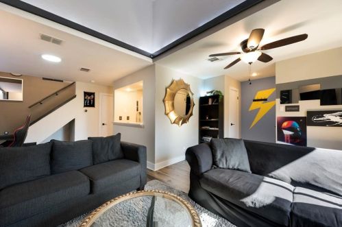 4777 Cedar Springs Rd, Dallas, TX 75219-6144