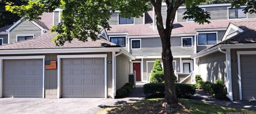 88 Country Walk, Huntington, CT 06484-5357