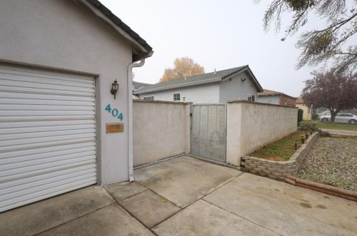 404 Charles Ave, Modesto, CA 95350-3315