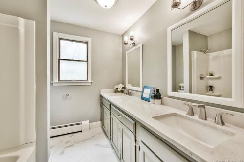 195 Orchard Hill Dr, Wapping CT  06074-3022 exterior
