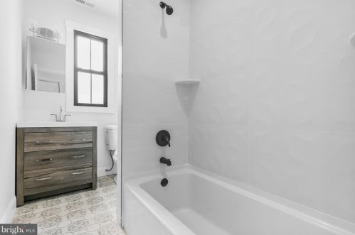 1671 Lawrence Rd, Trenton NJ 08648 exterior