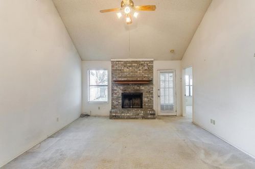 1824 Lincolnshire Way, Fort Worth TX  76134-5584 exterior