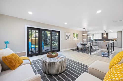 7330 Syracuse Ct, Englewood CO  80112-1749 exterior