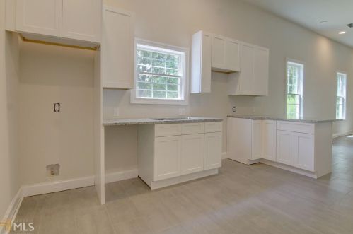 354 Cannon Dr, Social Circle, GA 30025-3053