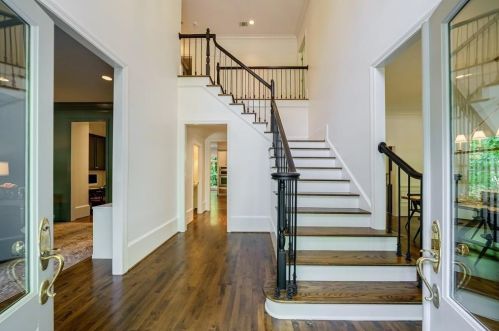 806 Brookhaven Springs Ct, Atlanta, GA 30342-3550