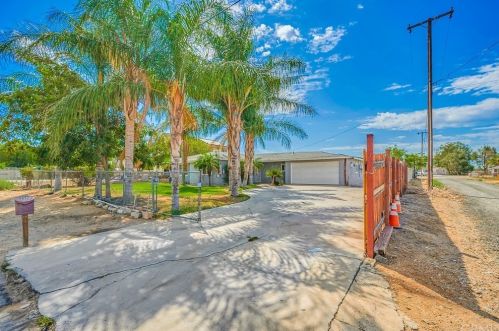 8892 56th St, Riverside, CA 92509-3834