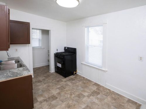 1075 Case Ave, Saint Paul MN  55106-3909 exterior