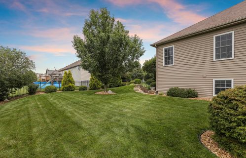 816 Mark Ln, Pingree Grove IL  60140-8278 exterior