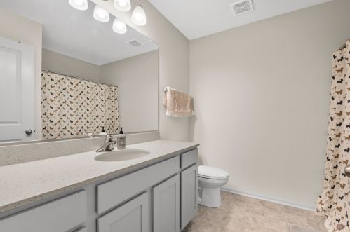 542 Colchester Dr, Oswego IL  60543-5208 exterior