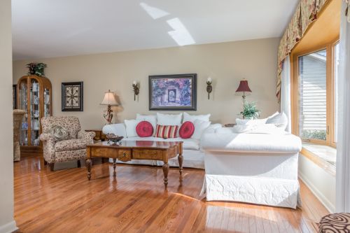 848 Kent Cir, Hanover Park, IL 60103-4583